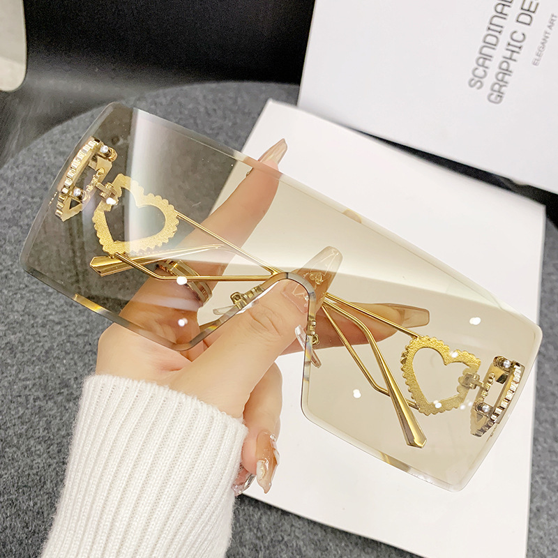 New One-Piece Fashion Heart-Sh - Sunglasses Uv400 评论和价格